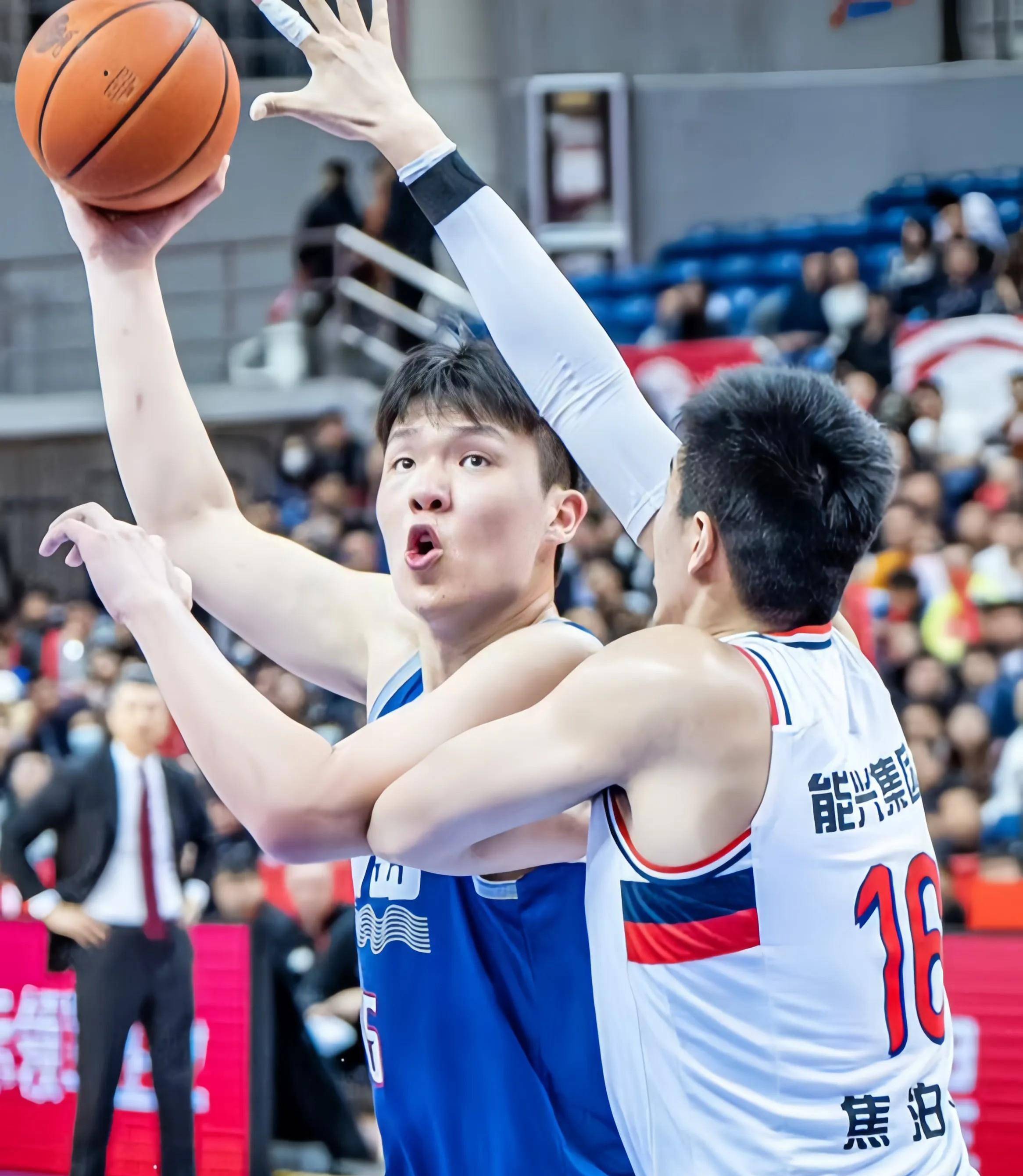 huatihui官方网-风云突变广州队集结日豪取连胜，欧联版图或变，气氛紧张，年轻球员得到机会的简单介绍